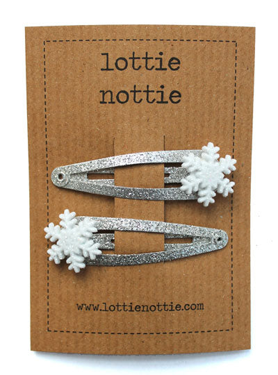 Lottie Nottie - Snowflakes on Silver Sparkly Clips