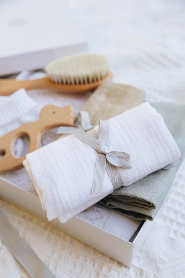 Moo - Crisp White Bamboo "GoTo" Muslin Cloth